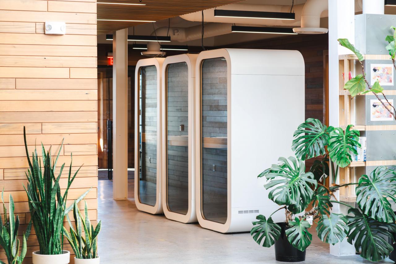 750-phonepods-02.jpg
