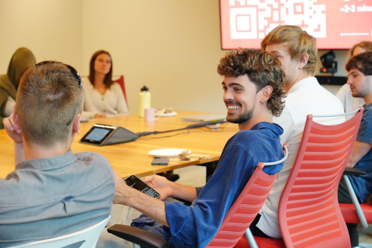 739-intern-lunch3.jpg